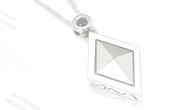 文字刻印の0.1ctブラックダイヤ＆蔦文様(ツタ)ペンダントネックレス1のメイン画像