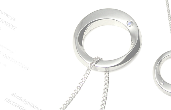 文字刻印のスパイラルムーンリング5ペンダントネックレスLのメイン画像