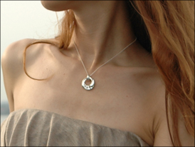 �t�Ă������߃����O�l�b�N���X�@�����摜�Q