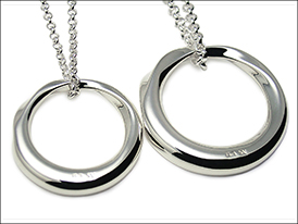 ペアネックレス　画像　裏面