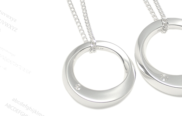 文字刻印のスパイラルムーンリング5ペアネックレスLSのメイン画像