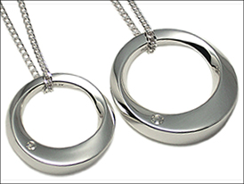 ペアネックレス　画像１