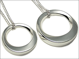 ペアネックレス　画像　裏面