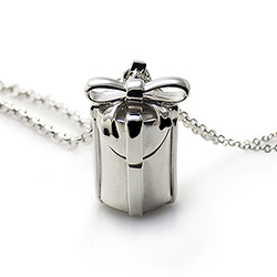 誕生石&刻印可ペアネックレス画像*ダイヤ&ブラックダイヤ3